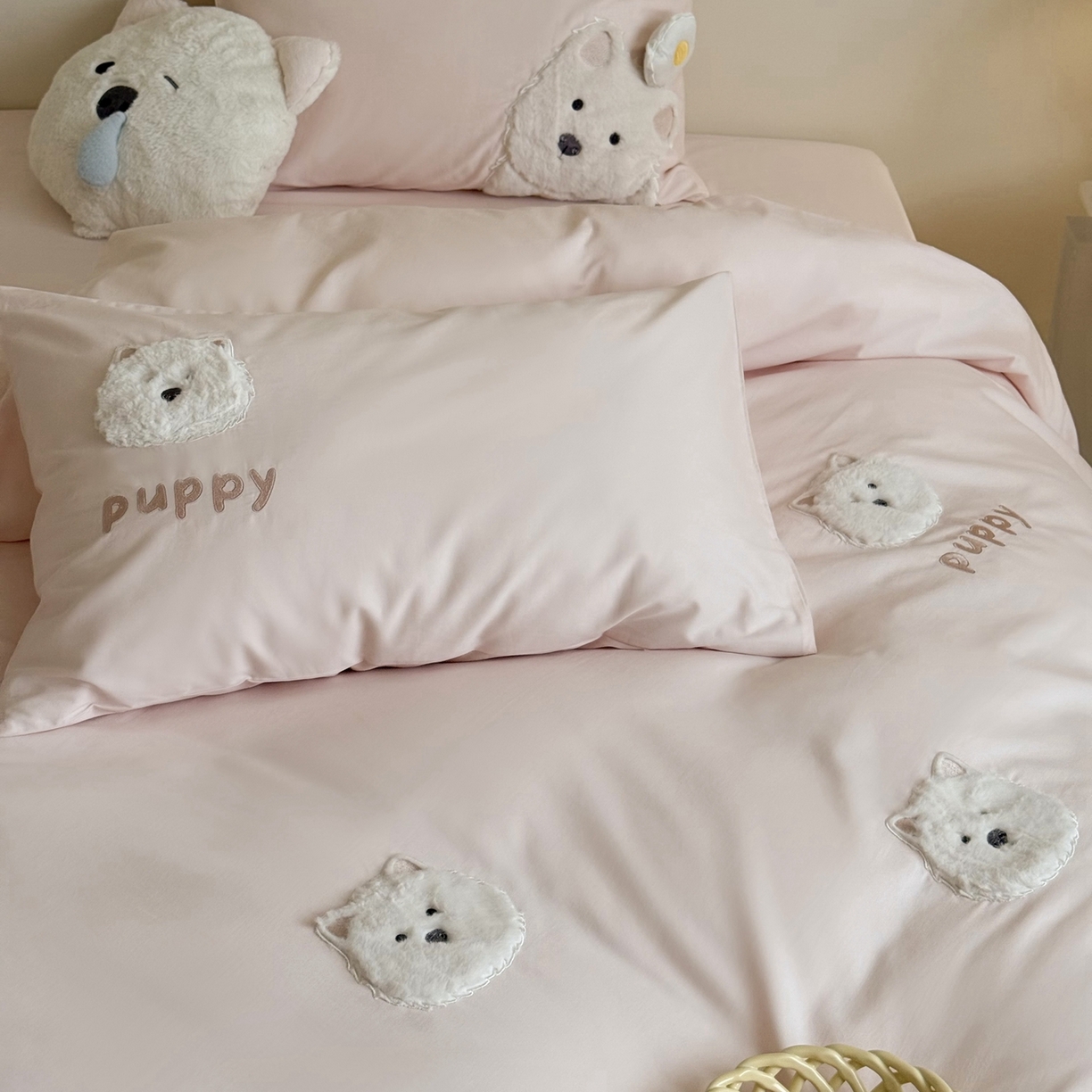 91家纺网 家纺一手货源 找家纺 （总）鹿班家居 2025年新款秋冬款100S全棉纯棉磨毛贴布绣系列四件套-奶油大白（标准会员-20元）