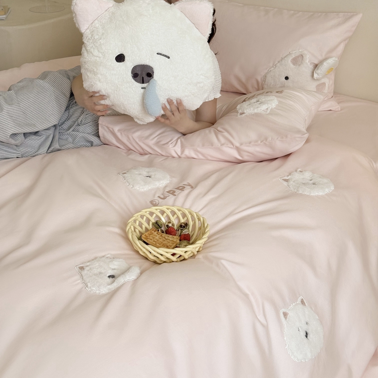 91家纺网 家纺一手货源 找家纺 （总）鹿班家居 2025年新款秋冬款100S全棉纯棉磨毛贴布绣系列四件套-奶油大白（标准会员-20元）