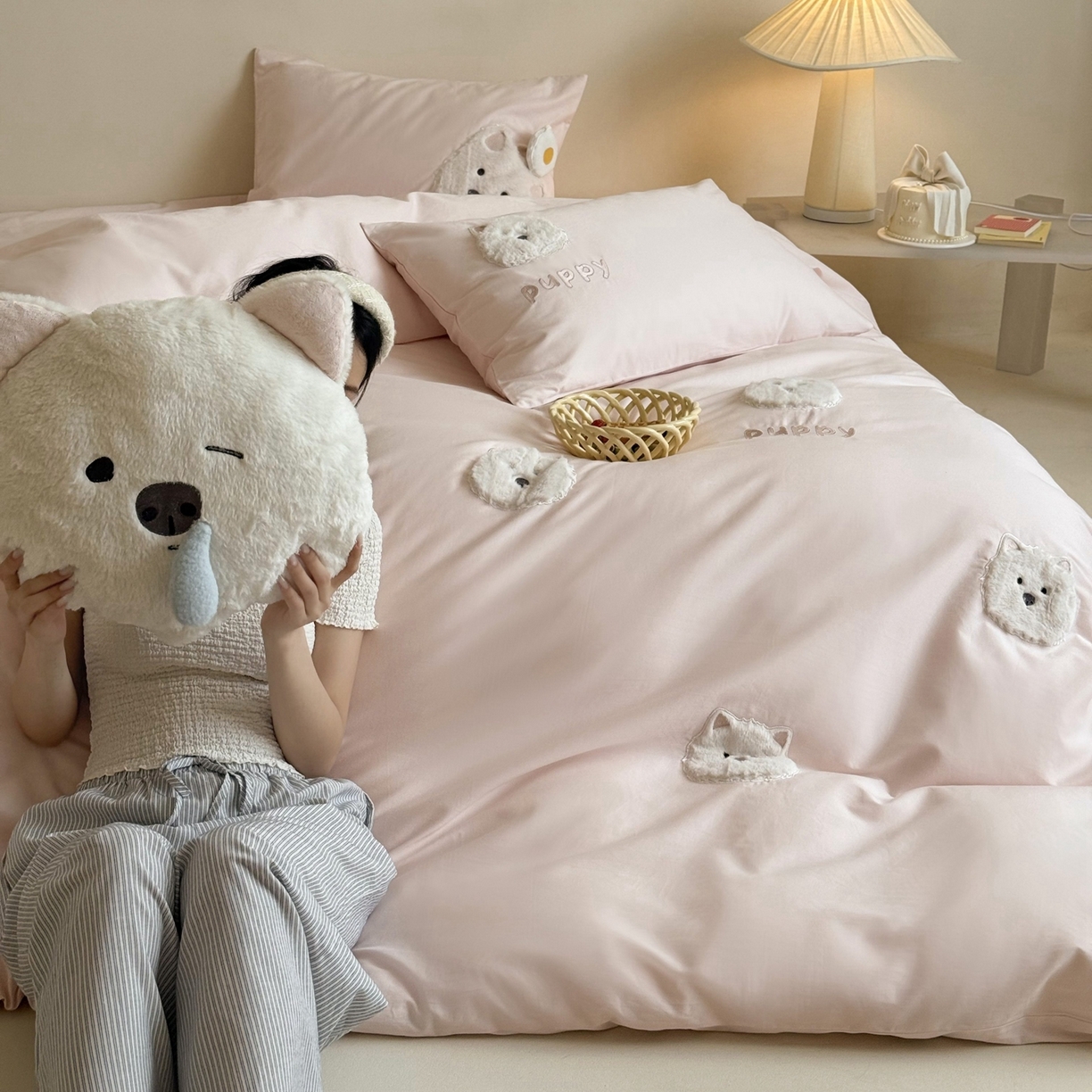 91家纺网 家纺一手货源 找家纺 （总）鹿班家居 2025年新款秋冬款100S全棉纯棉磨毛贴布绣系列四件套-奶油大白（标准会员-20元）