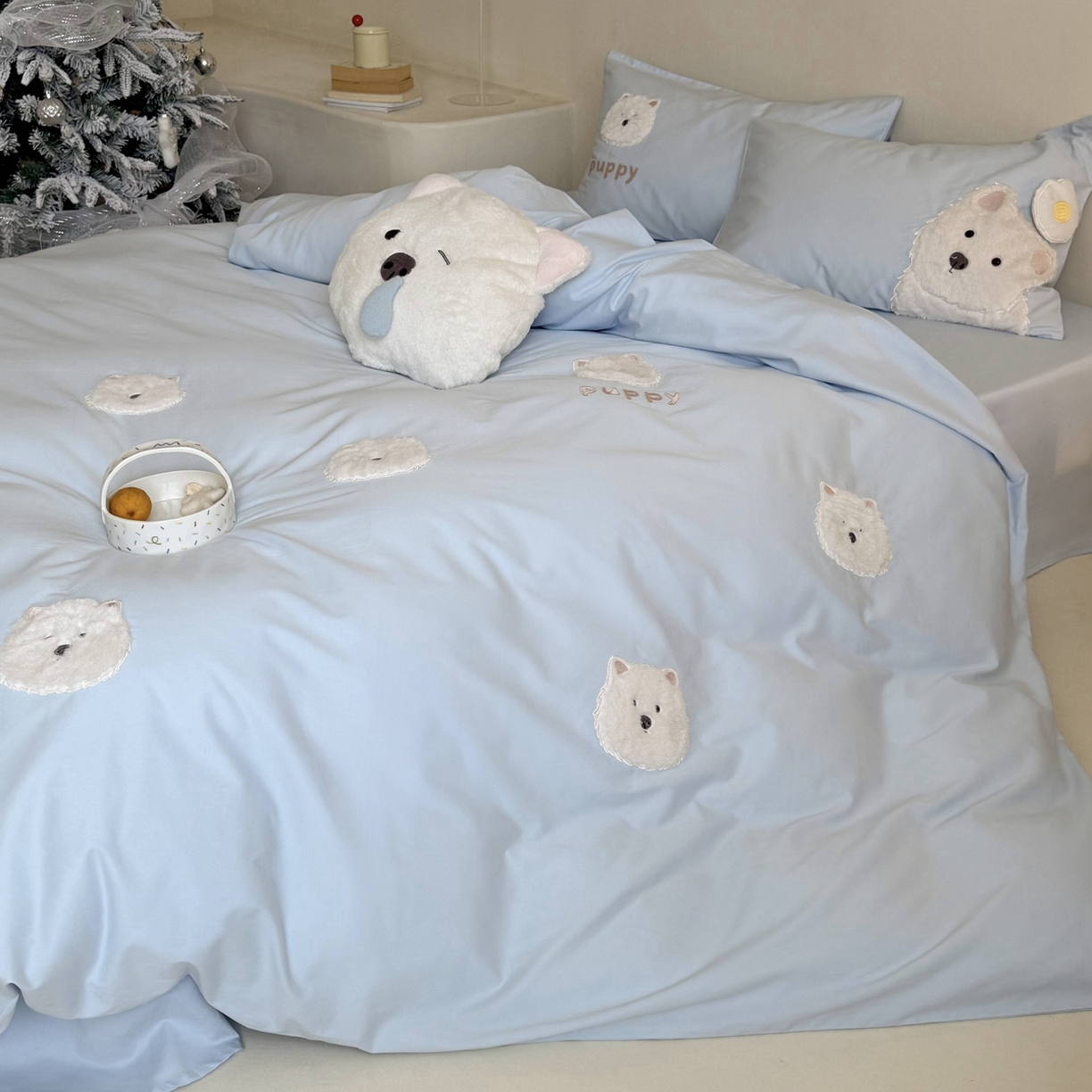 91家纺网 家纺一手货源 找家纺 鹿班家居 2025年新款秋冬款100S全棉纯棉磨毛贴布绣系列四件套-奶油大白（标准会员-20元） 奶油大白-蓝色