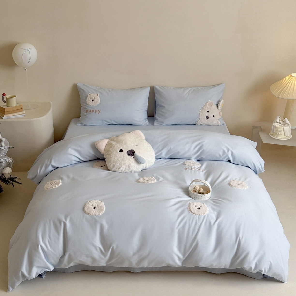 91家纺网 家纺一手货源 找家纺 鹿班家居 2025年新款秋冬款100S全棉纯棉磨毛贴布绣系列四件套-奶油大白（标准会员-20元） 奶油大白-蓝色