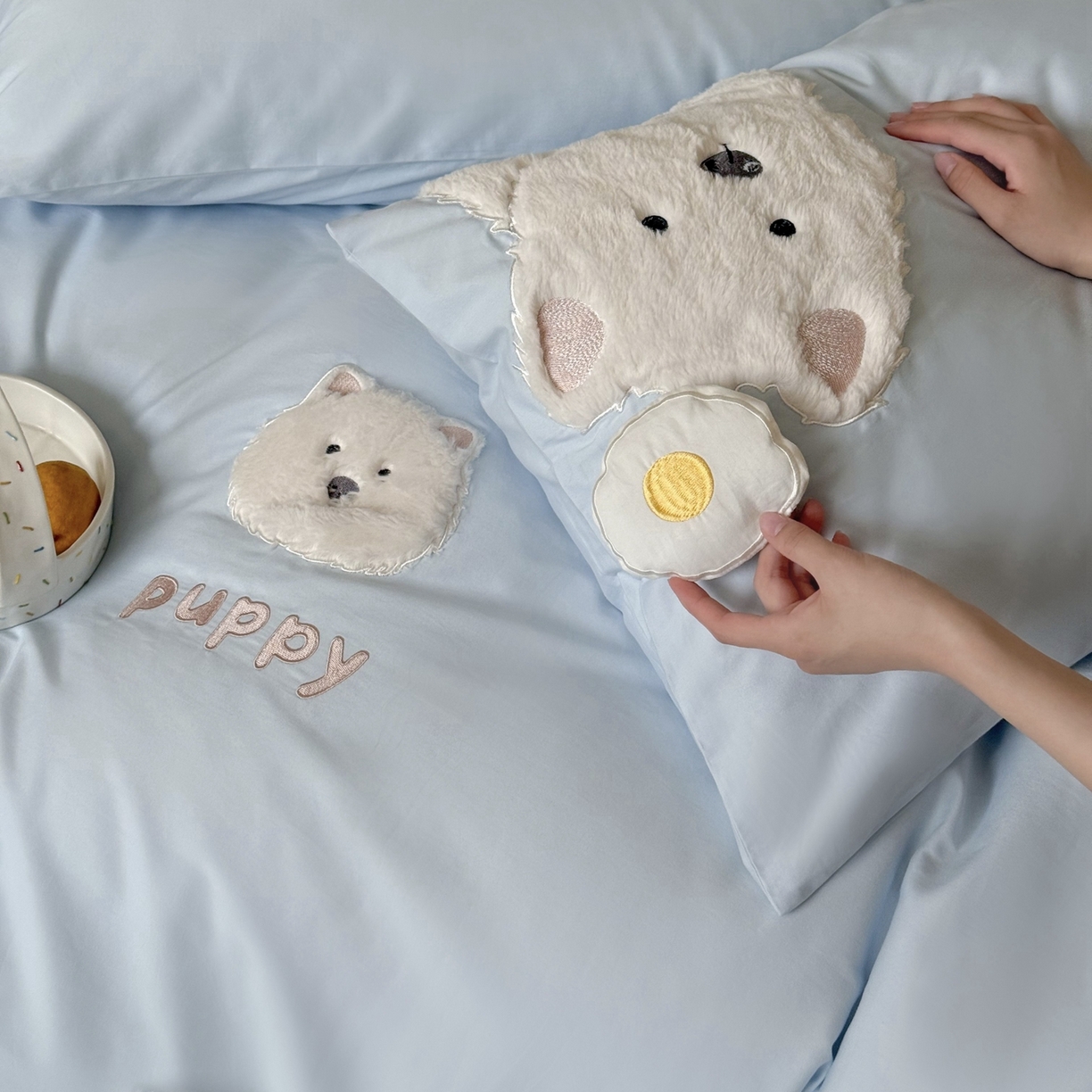 91家纺网 家纺一手货源 找家纺 鹿班家居 2025年新款秋冬款100S全棉纯棉磨毛贴布绣系列四件套-奶油大白（标准会员-20元） 奶油大白-蓝色