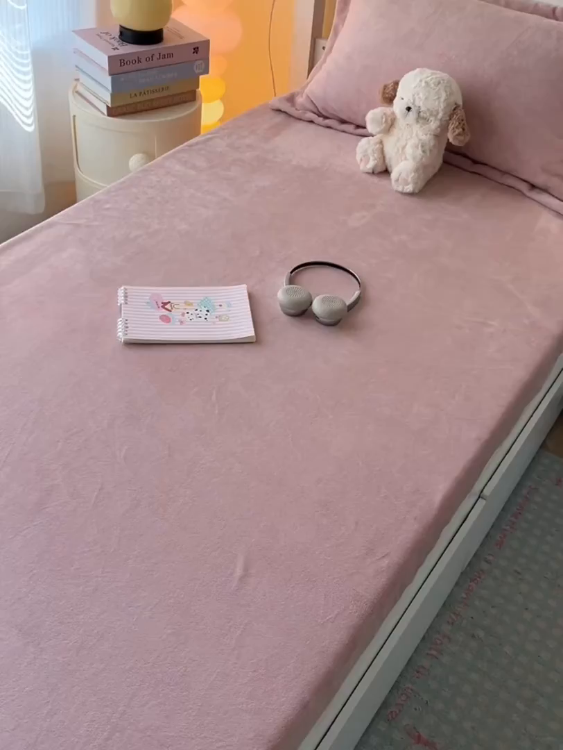 91家纺网 家纺一手货源 找家纺 多乐家纺 2025新款高克重牛奶绒学生床床笠 绒-藕粉