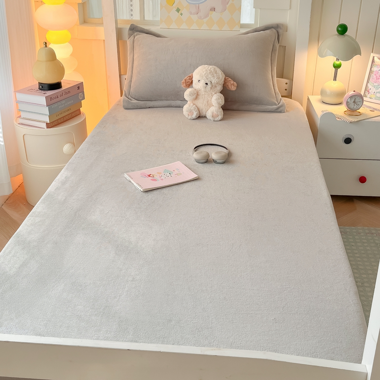 91家纺网 家纺一手货源 找家纺 多乐家纺 2025新款高克重牛奶绒学生床床笠 绒-绅士灰