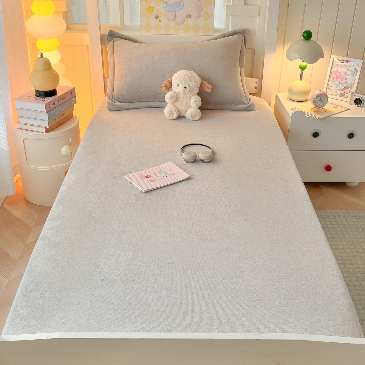 91家纺网 家纺一手货源 找家纺 多乐家纺 2025新款高克重牛奶绒学生床床笠 绒-绅士灰