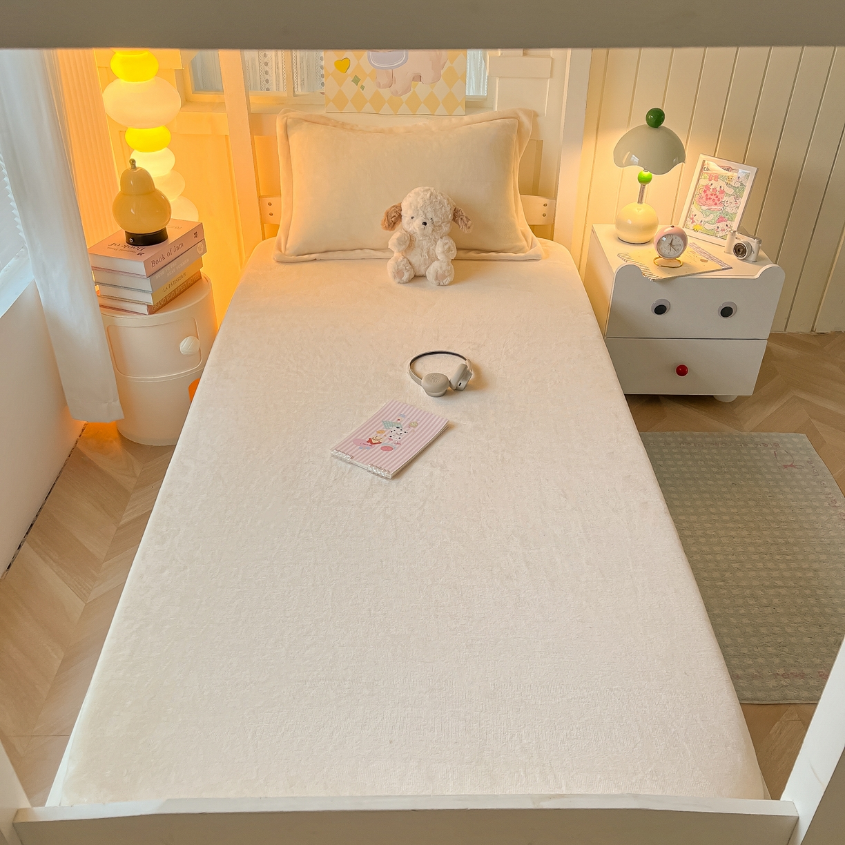 91家纺网 家纺一手货源 找家纺 多乐家纺 2025新款高克重牛奶绒学生床床笠 绒-奶白