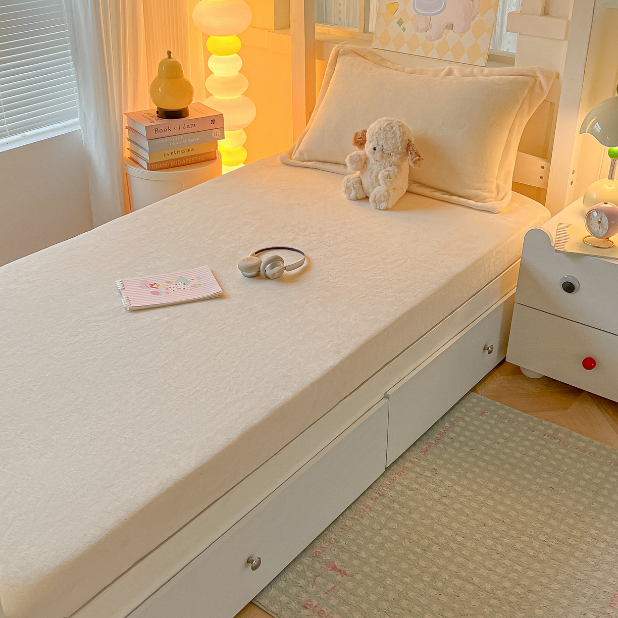 91家纺网 家纺一手货源 找家纺 多乐家纺 2025新款高克重牛奶绒学生床床笠 绒-奶白