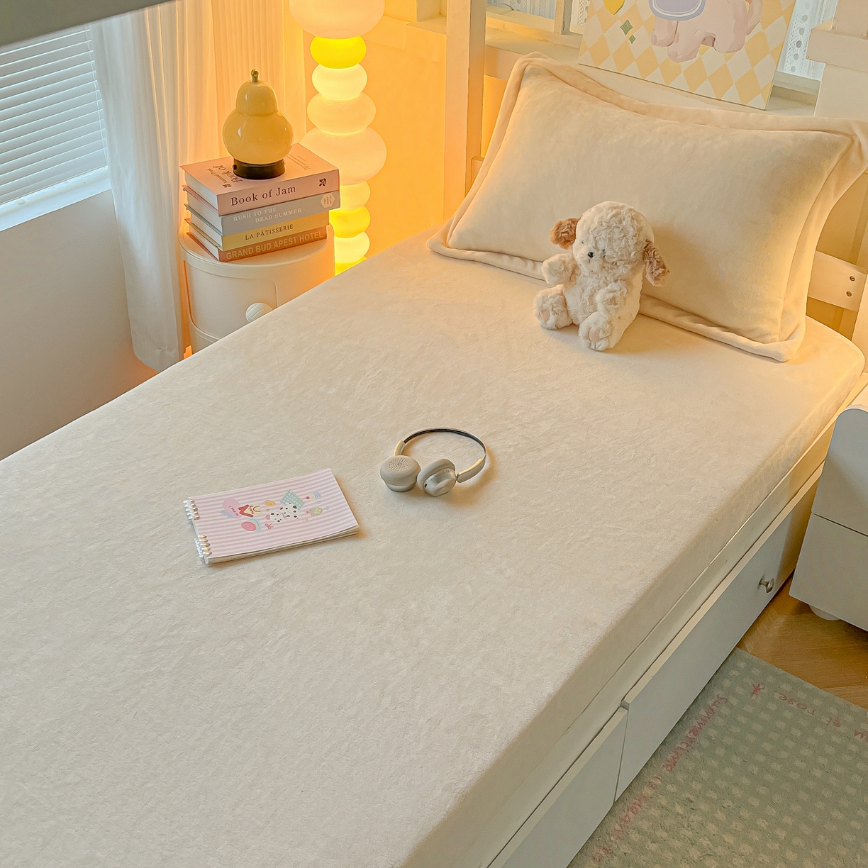 91家纺网 家纺一手货源 找家纺 多乐家纺 2025新款高克重牛奶绒学生床床笠 绒-奶白