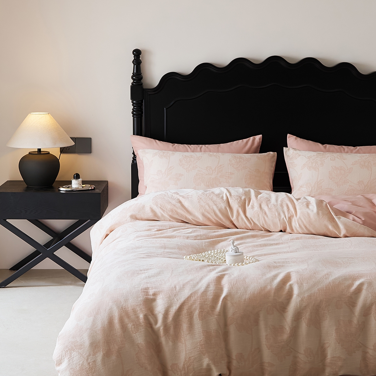 91家纺网 家纺一手货源 找家纺 禾时 2025新款全棉色织提花四件套-等风来 等风来-雾粉