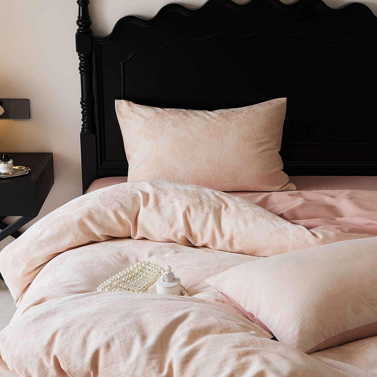 91家纺网 家纺一手货源 找家纺 禾时 2025新款全棉色织提花四件套-等风来 等风来-雾粉