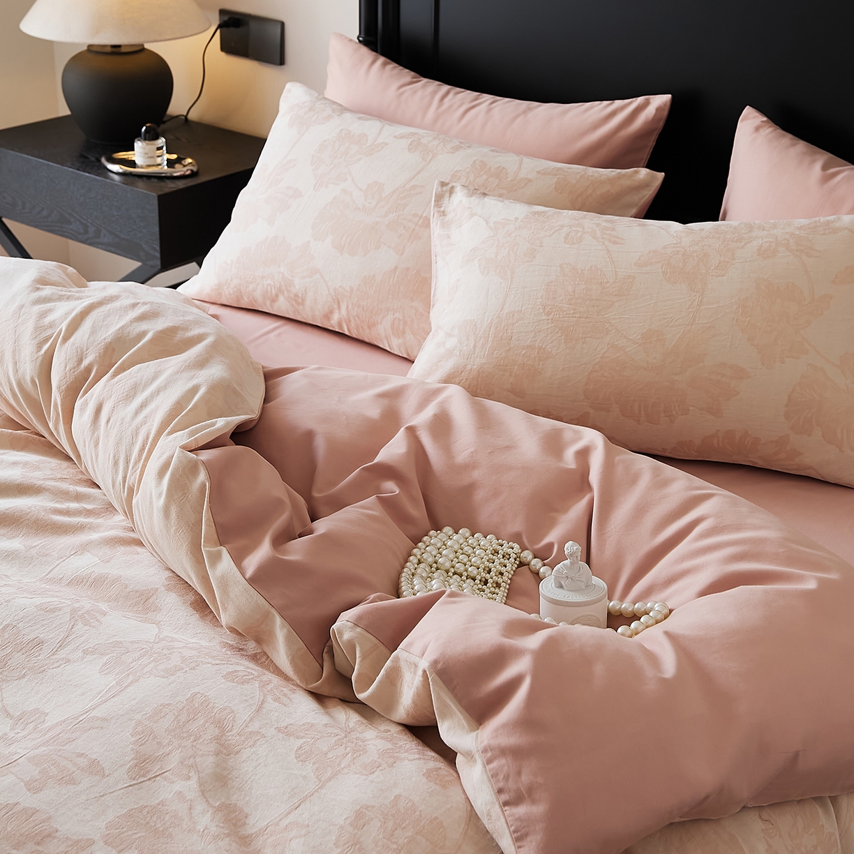 91家纺网 家纺一手货源 找家纺 禾时 2025新款全棉色织提花四件套-等风来 等风来-雾粉