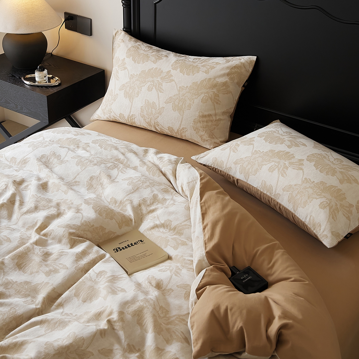 91家纺网 家纺一手货源 找家纺 禾时 2025新款全棉色织提花四件套-等风来 等风来-浅驼