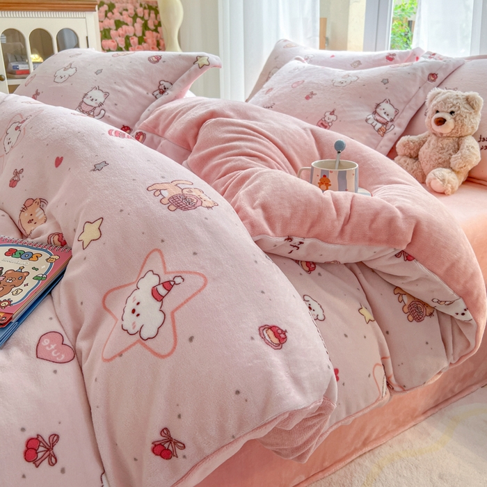 91家纺网 家纺一手货源 找家纺 （总）妖妖家纺 2025新款高克重200克牛奶绒印花四件套