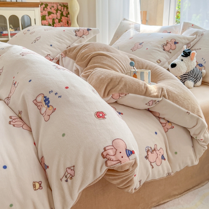 91家纺网 家纺一手货源 找家纺 （总）妖妖家纺 2025新款高克重200克牛奶绒印花四件套