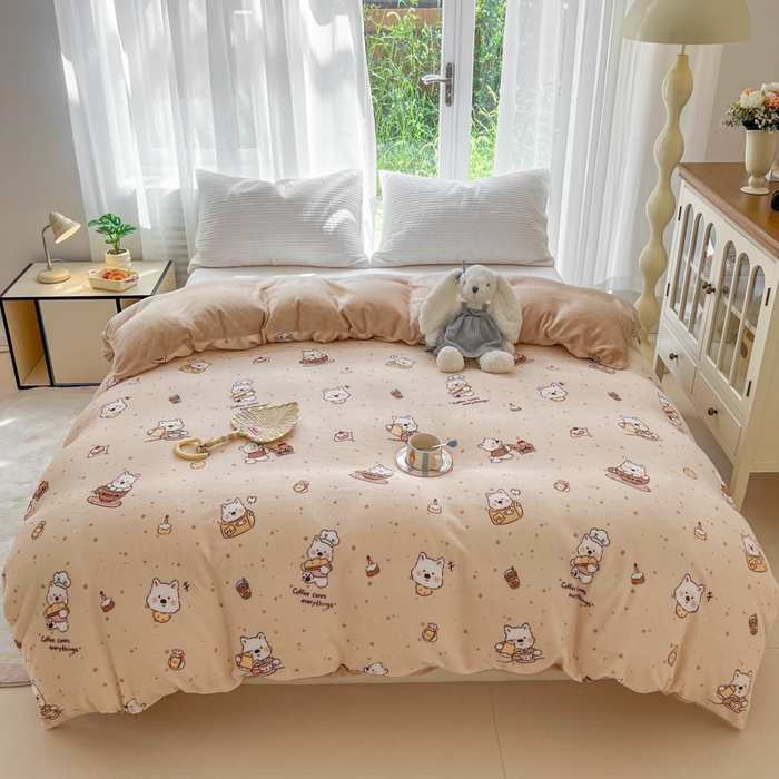 91家纺网 家纺一手货源 找家纺 妖妖家纺 2025新款高克重200克牛奶绒印花四件套 放松小狗