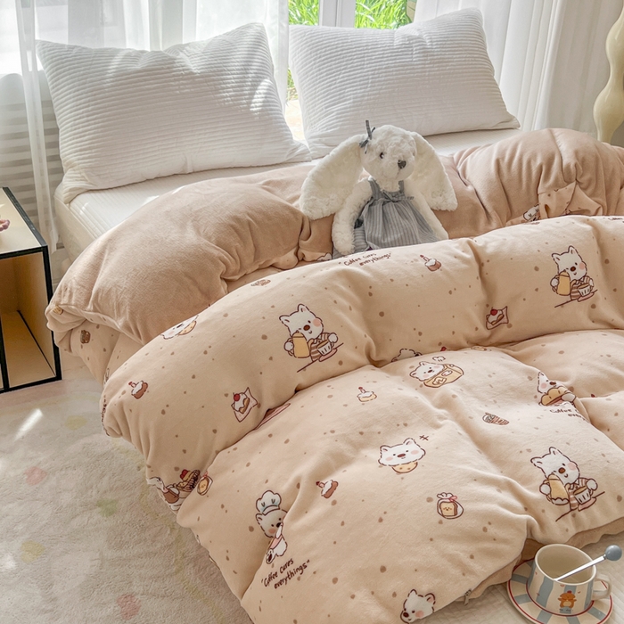 91家纺网 家纺一手货源 找家纺 妖妖家纺 2025新款高克重200克牛奶绒印花四件套 放松小狗