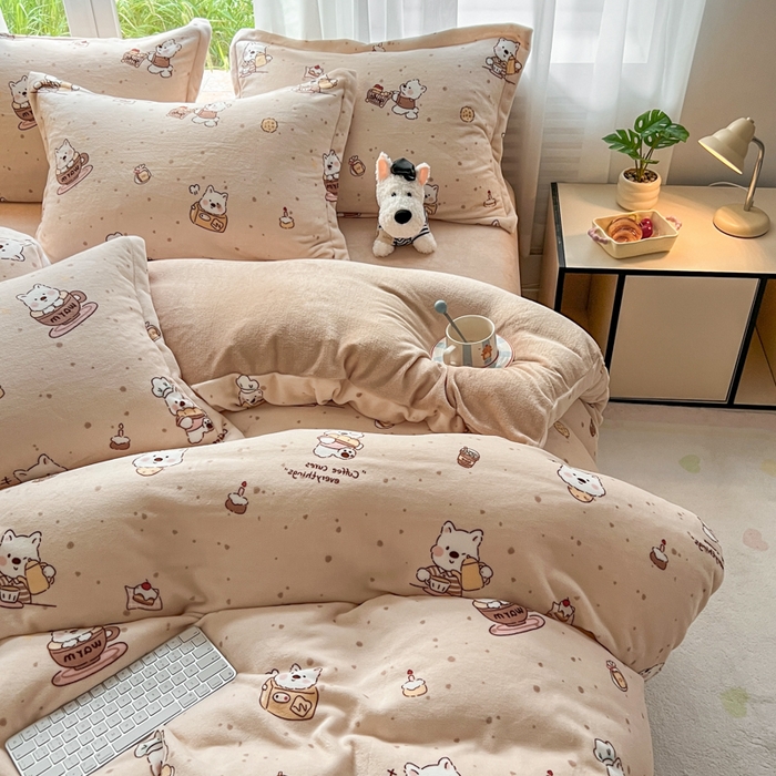 91家纺网 家纺一手货源 找家纺 妖妖家纺 2025新款高克重200克牛奶绒印花四件套 放松小狗