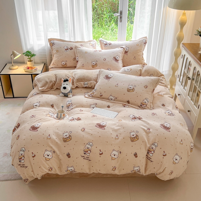 91家纺网 家纺一手货源 找家纺 妖妖家纺 2025新款高克重200克牛奶绒印花四件套 放松小狗