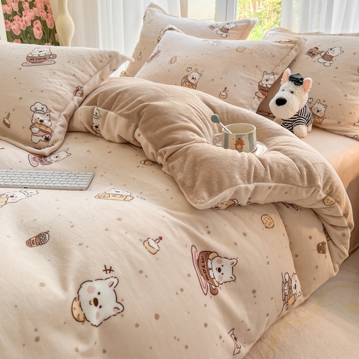 91家纺网 家纺一手货源 找家纺 妖妖家纺 2025新款高克重200克牛奶绒印花四件套 放松小狗