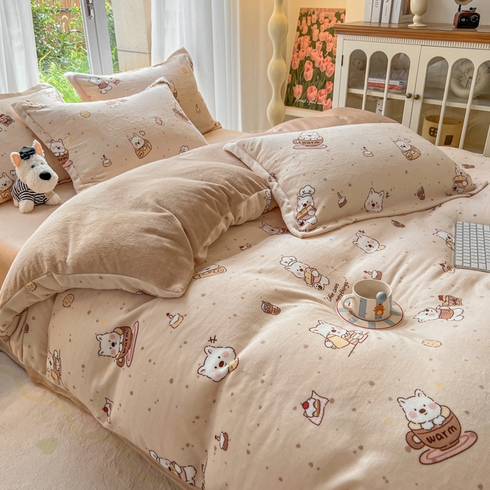 91家纺网 家纺一手货源 找家纺 妖妖家纺 2025新款高克重200克牛奶绒印花四件套 放松小狗