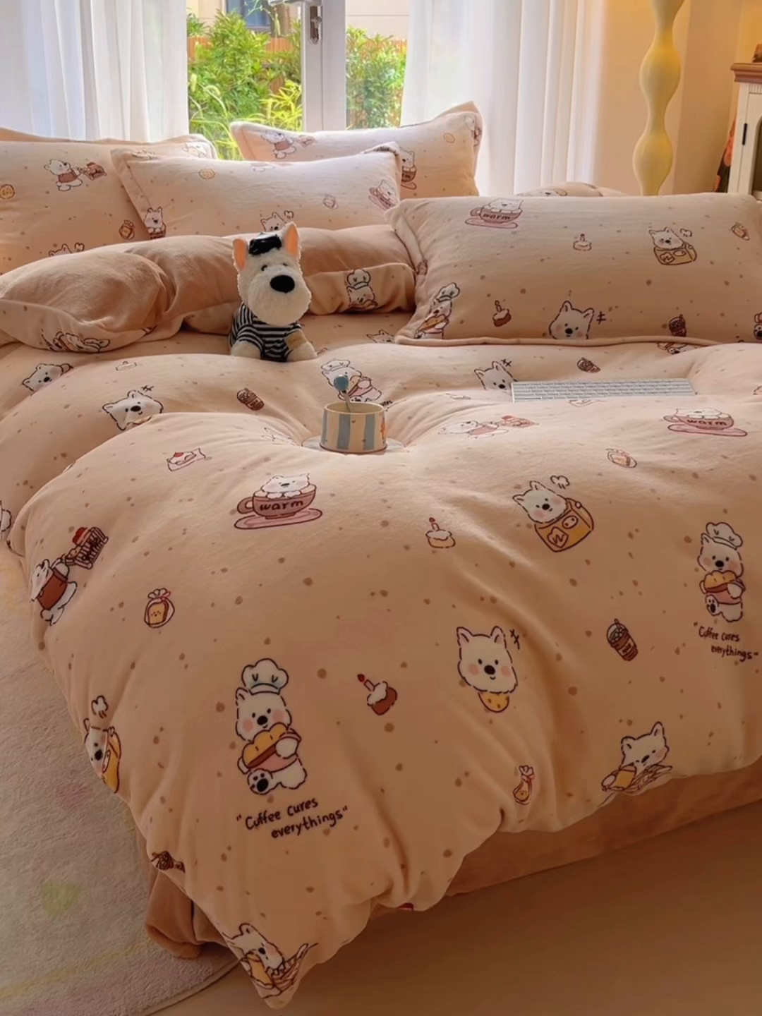 91家纺网 家纺一手货源 找家纺 妖妖家纺 2025新款高克重200克牛奶绒印花四件套 放松小狗