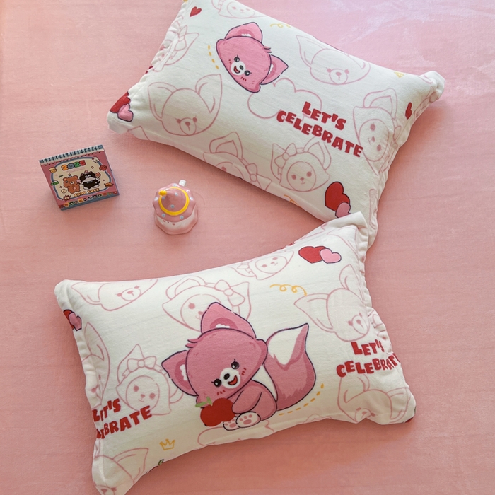 91家纺网 家纺一手货源 找家纺 妖妖家纺 2025新款高克重200克牛奶绒印花四件套 狐吻甜果