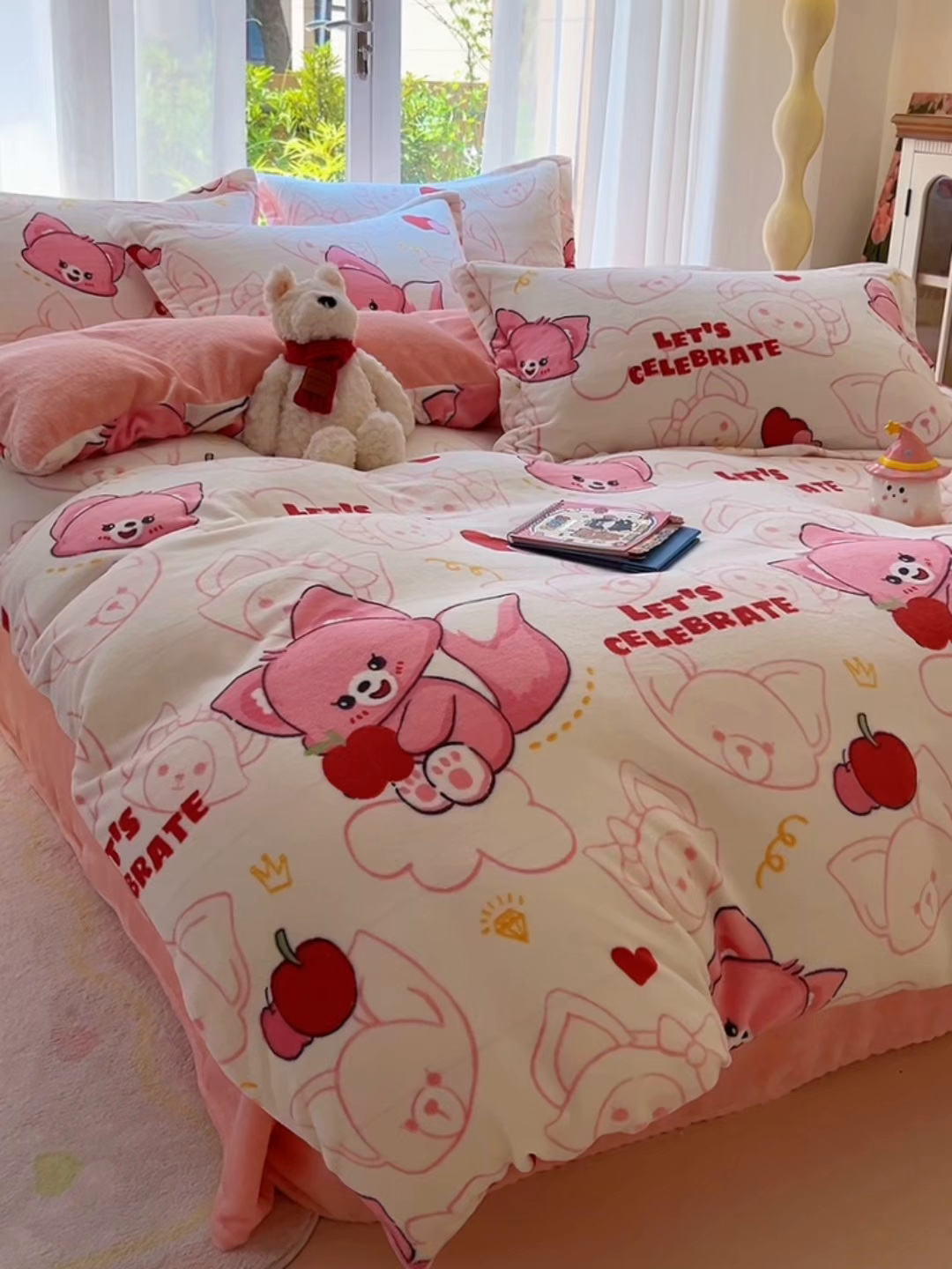 91家纺网 家纺一手货源 找家纺 妖妖家纺 2025新款高克重200克牛奶绒印花四件套 狐吻甜果