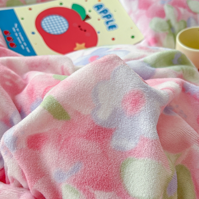 91家纺网 家纺一手货源 找家纺 妖妖家纺 2025新款高克重200克牛奶绒印花四件套 花轻语