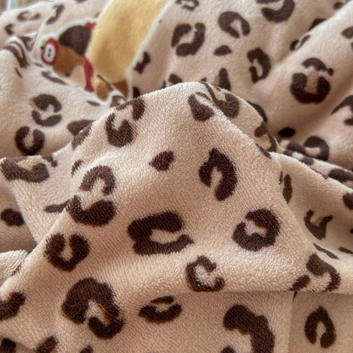 91家纺网 家纺一手货源 找家纺 妖妖家纺 2025新款高克重200克牛奶绒印花四件套 溜汪记事板