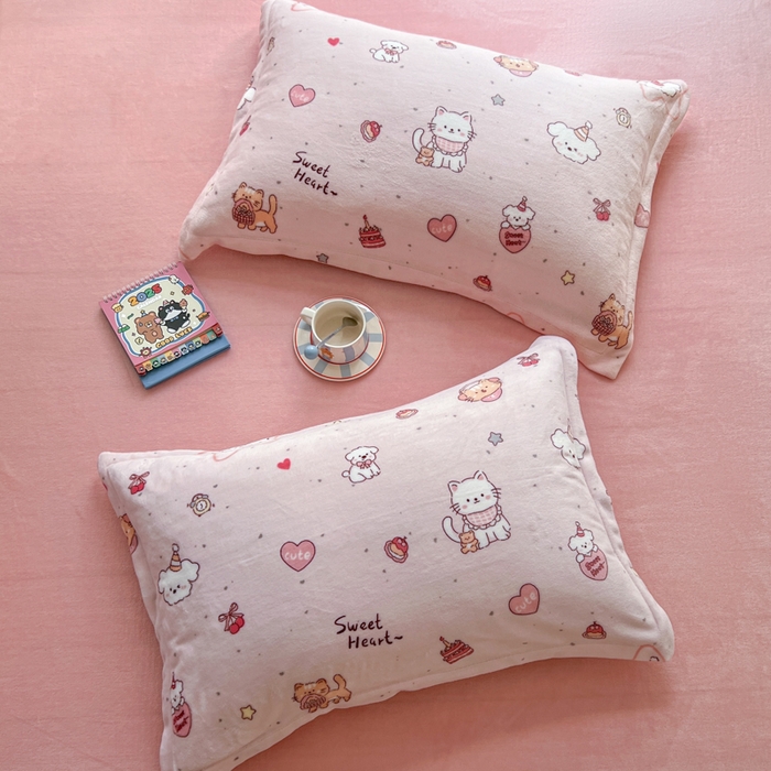 91家纺网 家纺一手货源 找家纺 妖妖家纺 2025新款高克重200克牛奶绒印花四件套 萌宠故事会