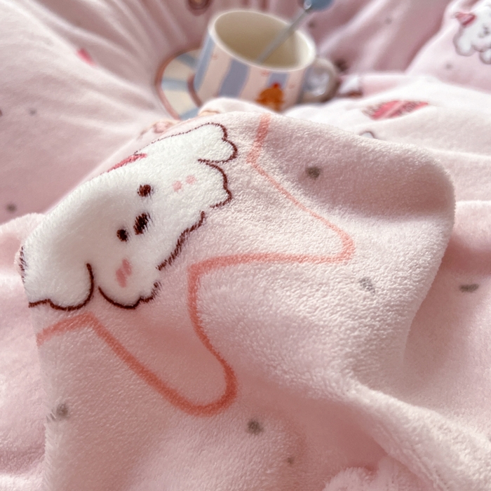 91家纺网 家纺一手货源 找家纺 妖妖家纺 2025新款高克重200克牛奶绒印花四件套 萌宠故事会