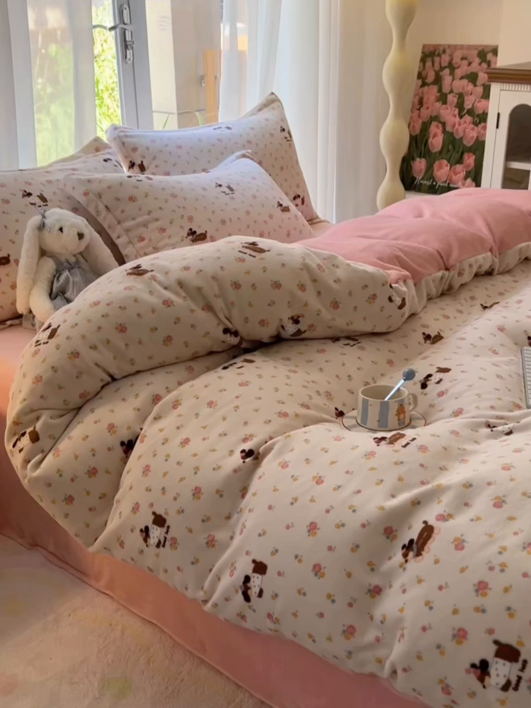 91家纺网 家纺一手货源 找家纺 妖妖家纺 2025新款高克重200克牛奶绒印花四件套 萌宠花笺