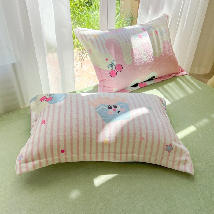 91家纺网 家纺一手货源 找家纺 妖妖家纺 2025新款高克重200克牛奶绒印花四件套 萌瞳汉堡