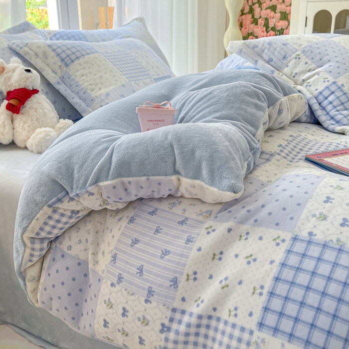 91家纺网 家纺一手货源 找家纺 妖妖家纺 2025新款高克重200克牛奶绒印花四件套 清新花田