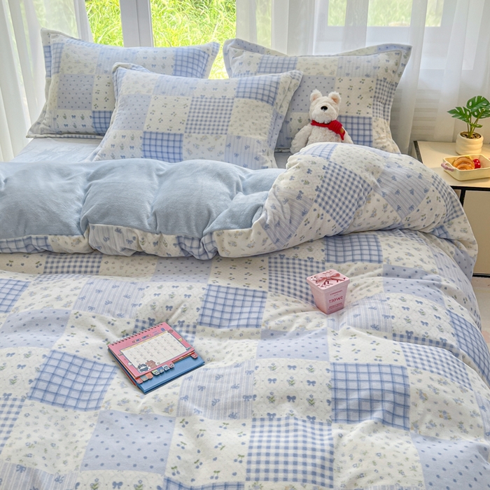 91家纺网 家纺一手货源 找家纺 妖妖家纺 2025新款高克重200克牛奶绒印花四件套 清新花田