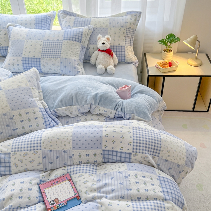 91家纺网 家纺一手货源 找家纺 妖妖家纺 2025新款高克重200克牛奶绒印花四件套 清新花田