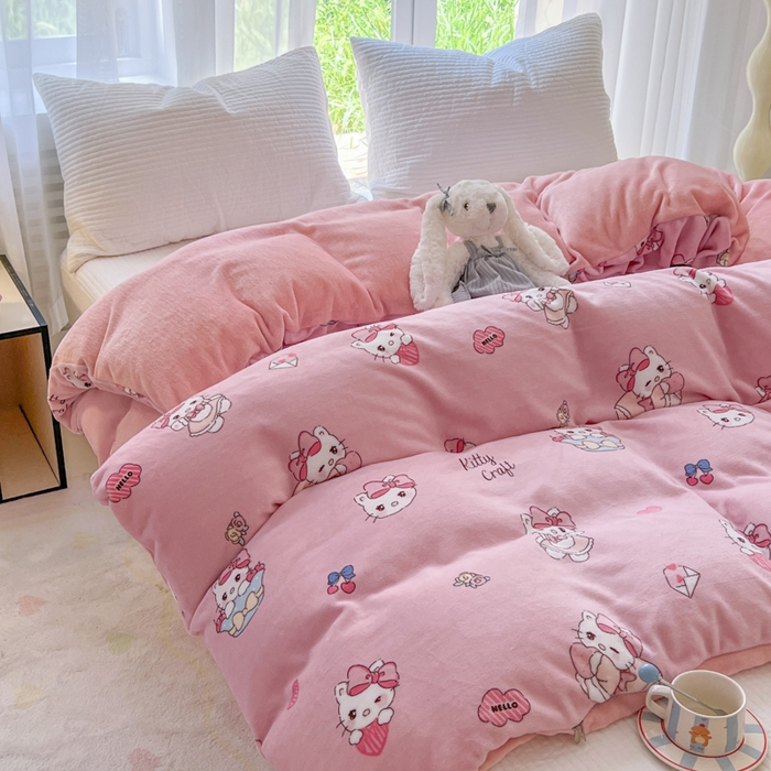 91家纺网 家纺一手货源 找家纺 妖妖家纺 2025新款高克重200克牛奶绒印花四件套 绒绒小猫