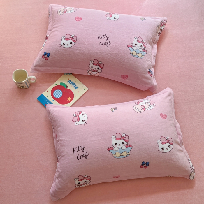 91家纺网 家纺一手货源 找家纺 妖妖家纺 2025新款高克重200克牛奶绒印花四件套 绒绒小猫