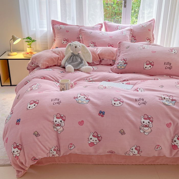 91家纺网 家纺一手货源 找家纺 妖妖家纺 2025新款高克重200克牛奶绒印花四件套 绒绒小猫