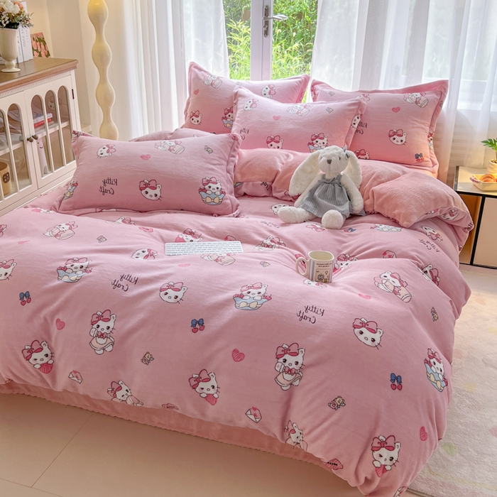 91家纺网 家纺一手货源 找家纺 妖妖家纺 2025新款高克重200克牛奶绒印花四件套 绒绒小猫