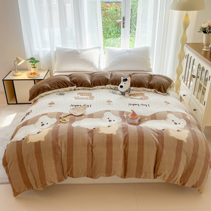 91家纺网 家纺一手货源 找家纺 妖妖家纺 2025新款高克重200克牛奶绒印花四件套 汪星软绒窝