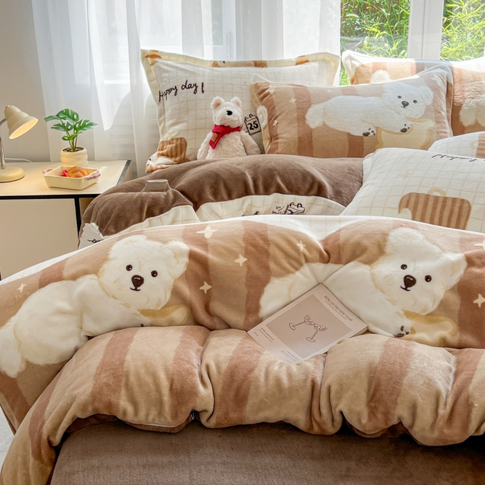 91家纺网 家纺一手货源 找家纺 妖妖家纺 2025新款高克重200克牛奶绒印花四件套 汪星软绒窝