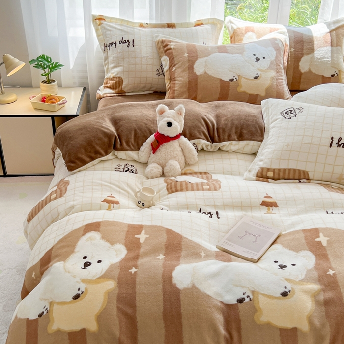 91家纺网 家纺一手货源 找家纺 妖妖家纺 2025新款高克重200克牛奶绒印花四件套 汪星软绒窝