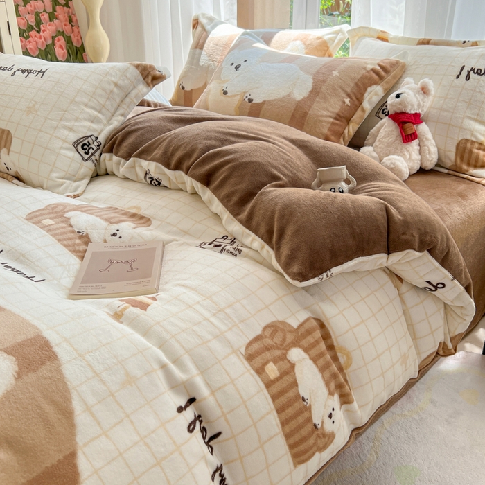 91家纺网 家纺一手货源 找家纺 妖妖家纺 2025新款高克重200克牛奶绒印花四件套 汪星软绒窝