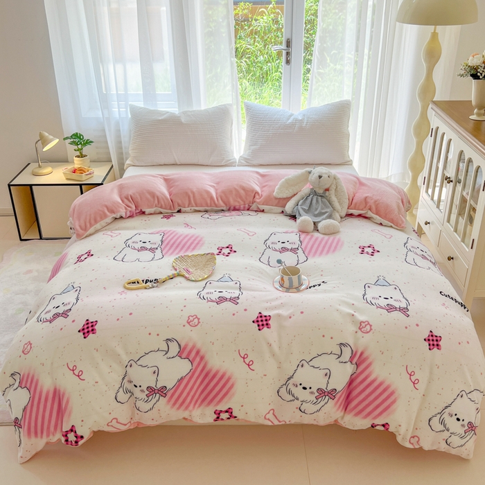 91家纺网 家纺一手货源 找家纺 妖妖家纺 2025新款高克重200克牛奶绒印花四件套 心尖萌汪