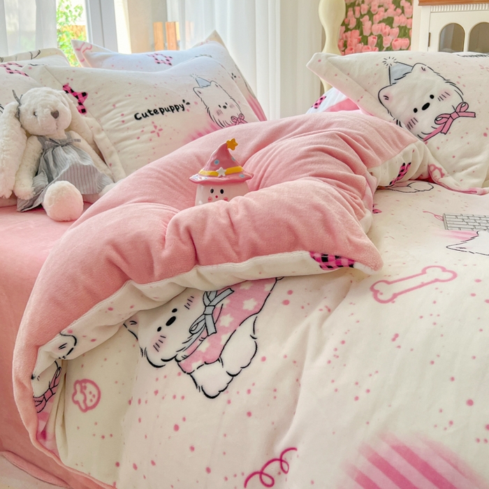 91家纺网 家纺一手货源 找家纺 妖妖家纺 2025新款高克重200克牛奶绒印花四件套 心尖萌汪