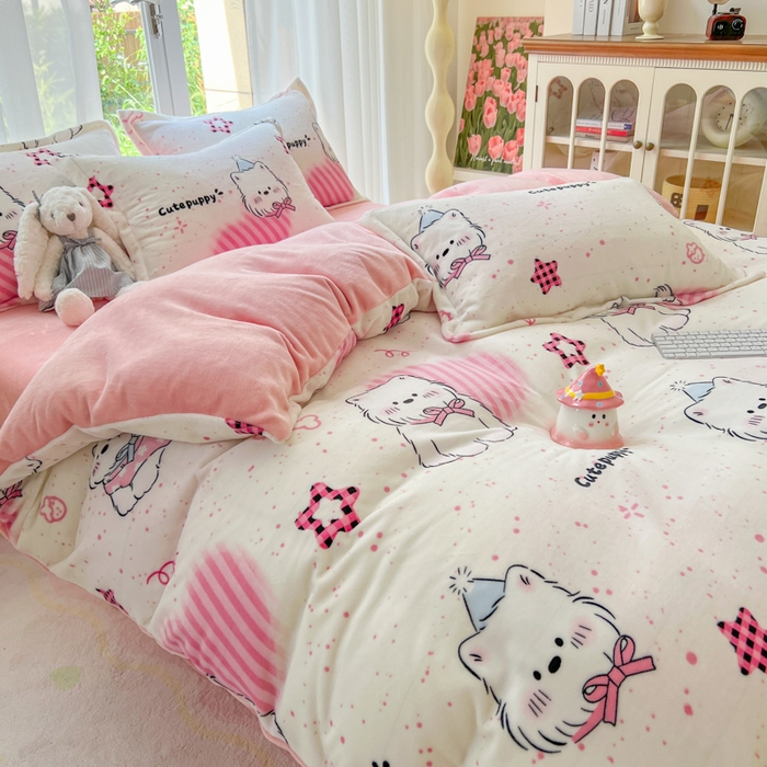 91家纺网 家纺一手货源 找家纺 妖妖家纺 2025新款高克重200克牛奶绒印花四件套 心尖萌汪