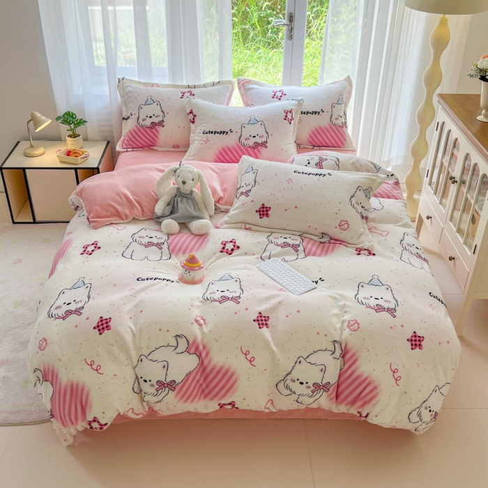 91家纺网 家纺一手货源 找家纺 妖妖家纺 2025新款高克重200克牛奶绒印花四件套 心尖萌汪