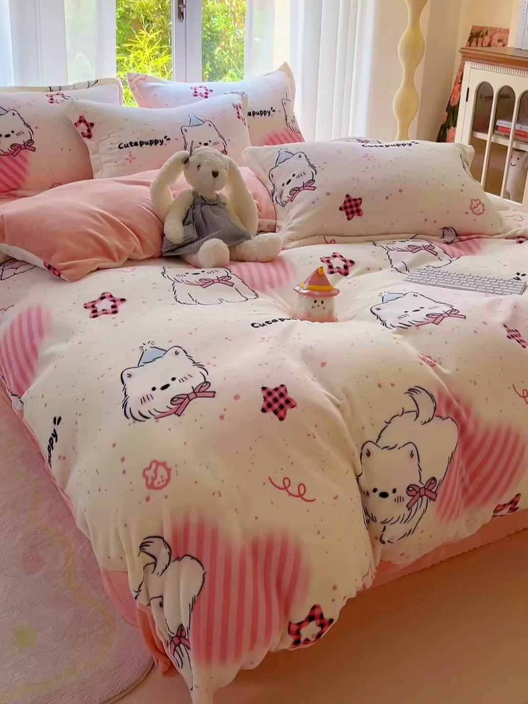 91家纺网 家纺一手货源 找家纺 妖妖家纺 2025新款高克重200克牛奶绒印花四件套 心尖萌汪