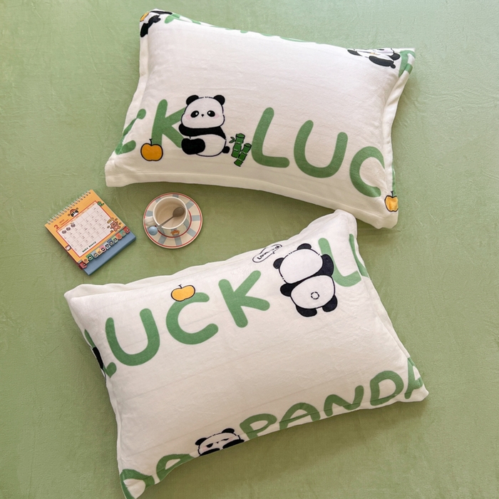 91家纺网 家纺一手货源 找家纺 妖妖家纺 2025新款高克重200克牛奶绒印花四件套 幸运国宝